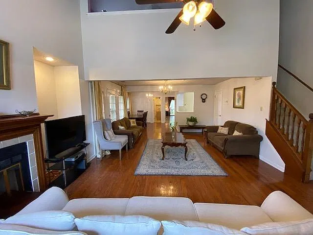 1633 Smokehouse Dr — Photo 3