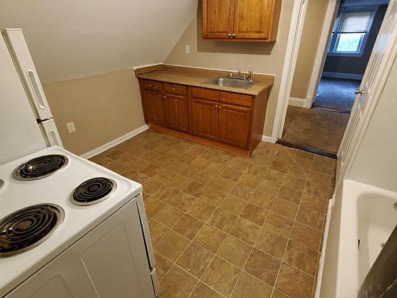 5th image of 3161 W 82nd St #3