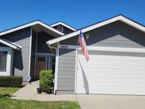 3529 Chauncey Rd, Oceanside, CA 92056