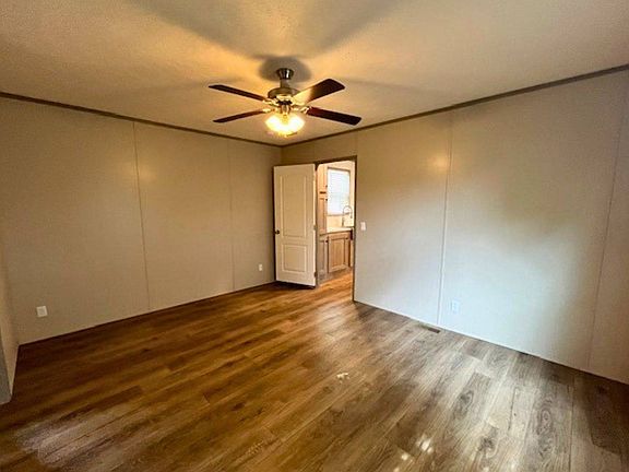 5th image of 18733 Samuels Rd #237