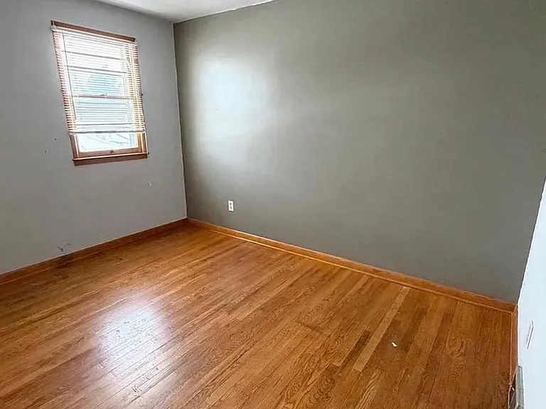 631 Hollywell Ave — Photo 3