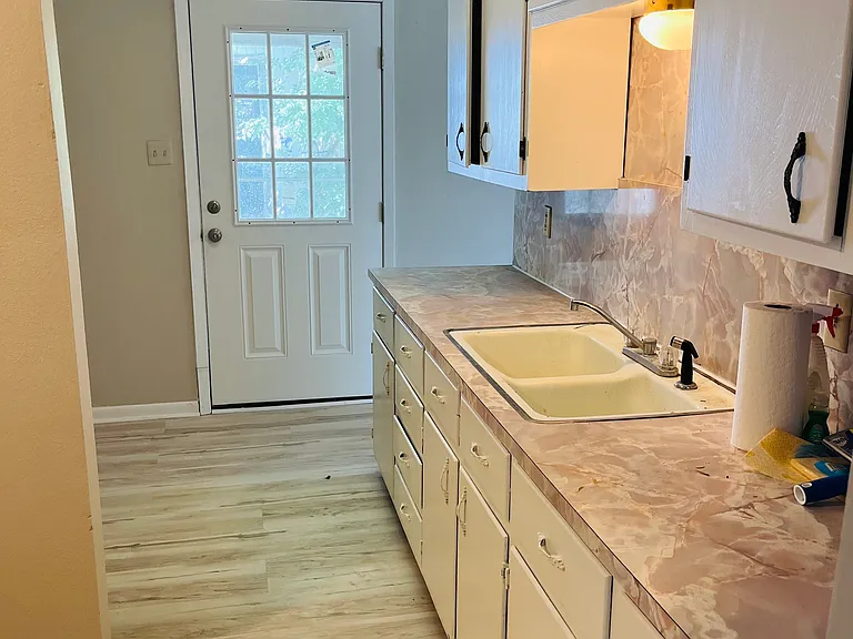 138 LCR 502 — Photo 8