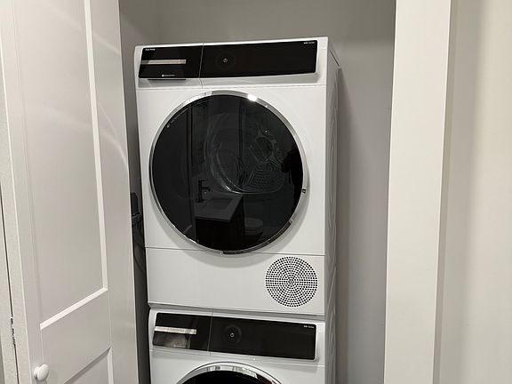 5th image of 50 Queensberry St #1