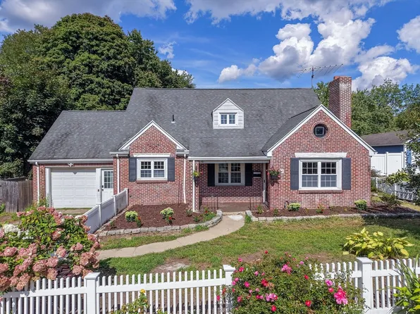 115 Saint James Ave, Chicopee, MA 01020