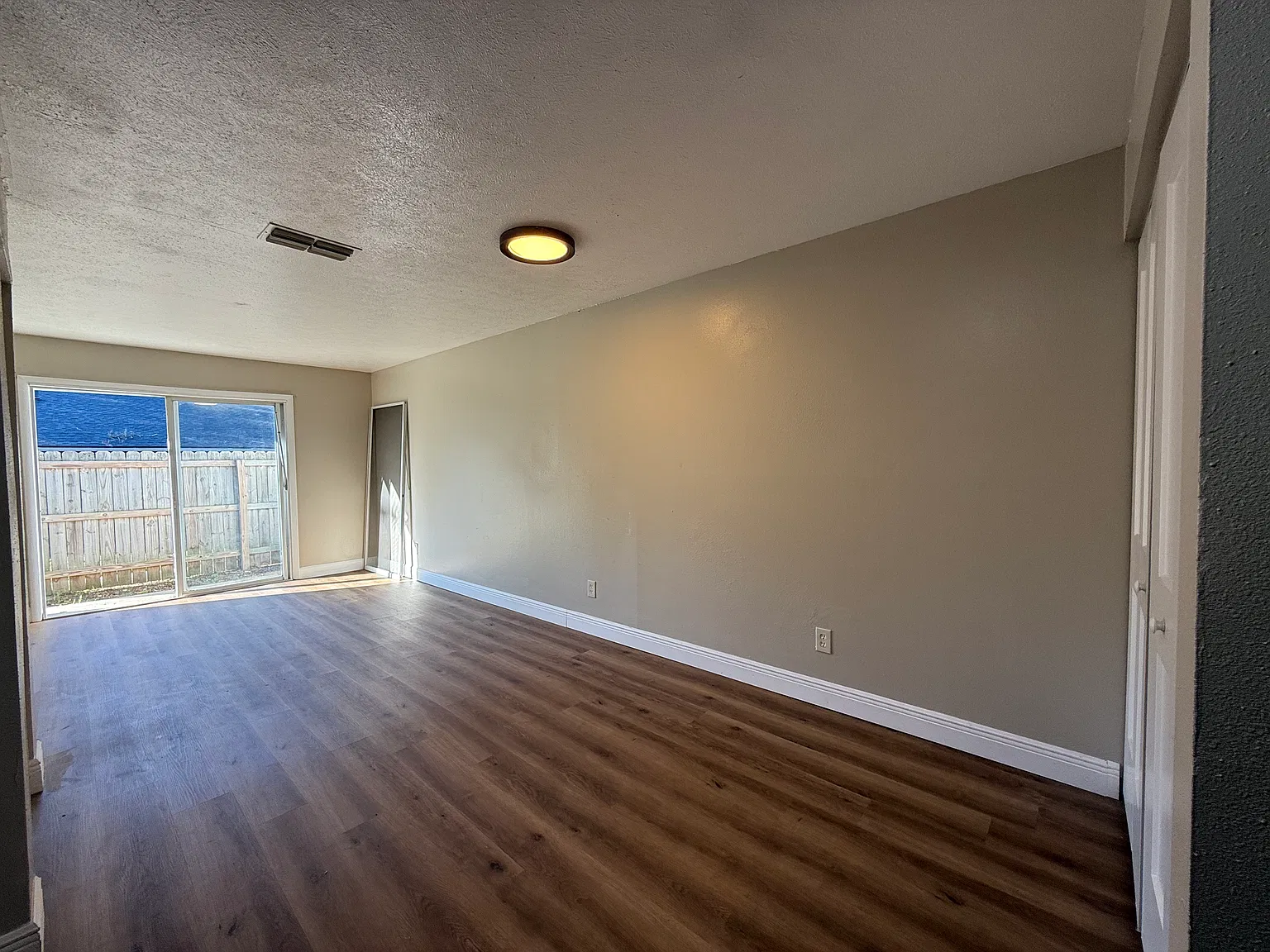 3900 SE 17th Ct — Photo 3