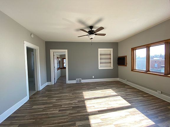 3rd image of 739 Iowa Ave #2