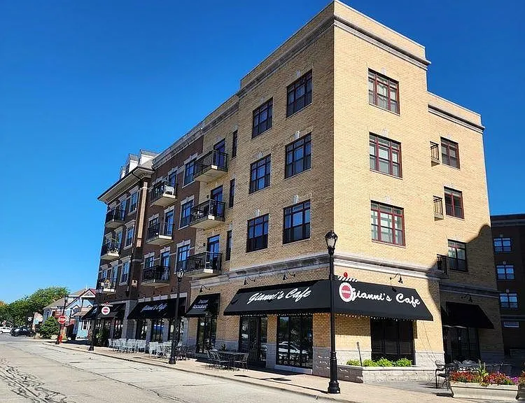 50 N Plum Grove Rd #310E — Photo 3
