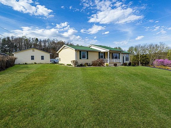 2nd image of 22397 Sugarbush Ln