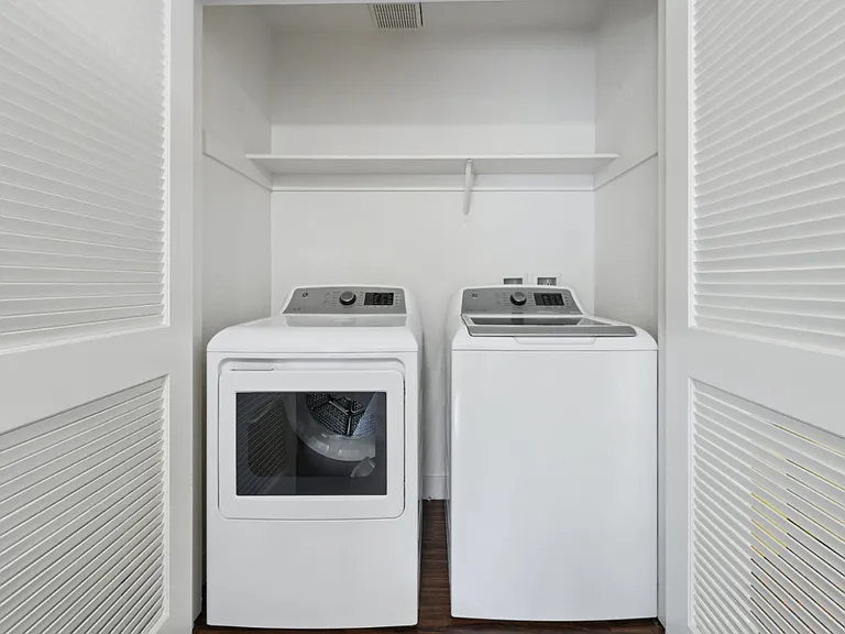 The Presidio Apartments — Photo 41