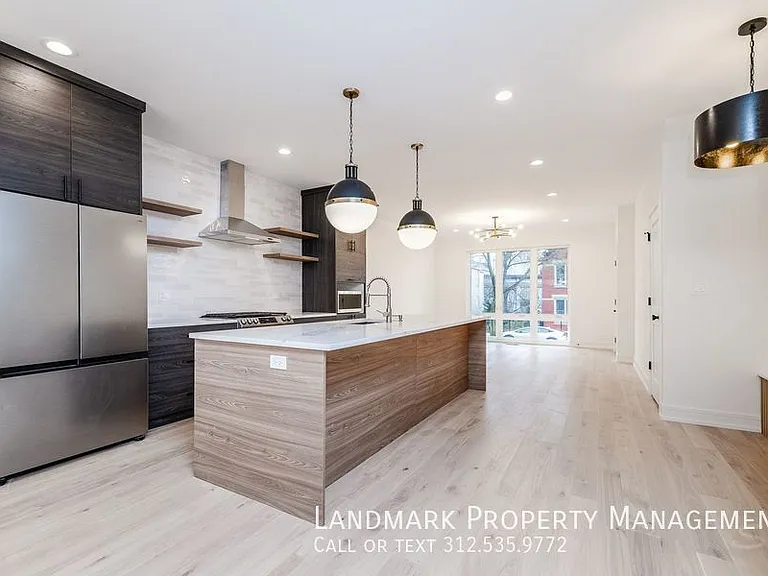1726 W Cullerton St #1 — Photo 2