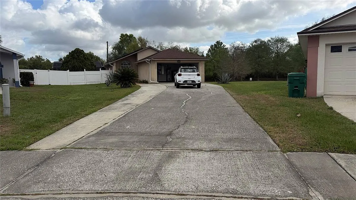 3 bed, 2.0 bath, 1315 sqft, $2,900 — Photo 2