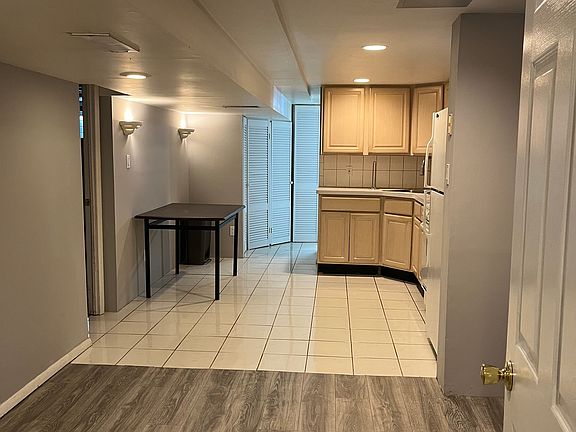 Livingroom/kitchen combo