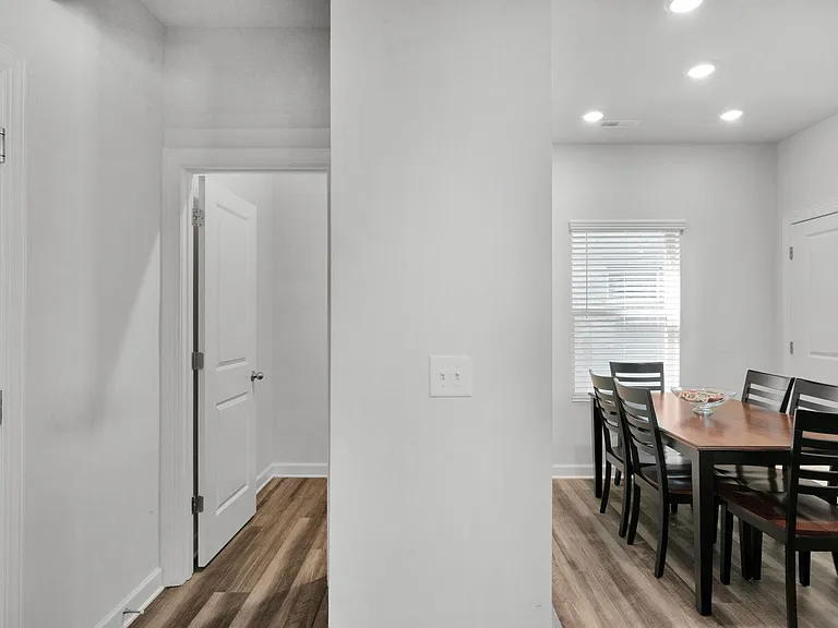3109 Lisburn St — Photo 16