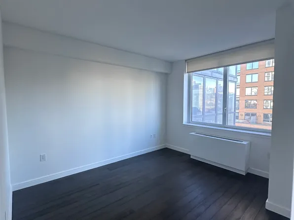 309 Gold Street image 3 of 12