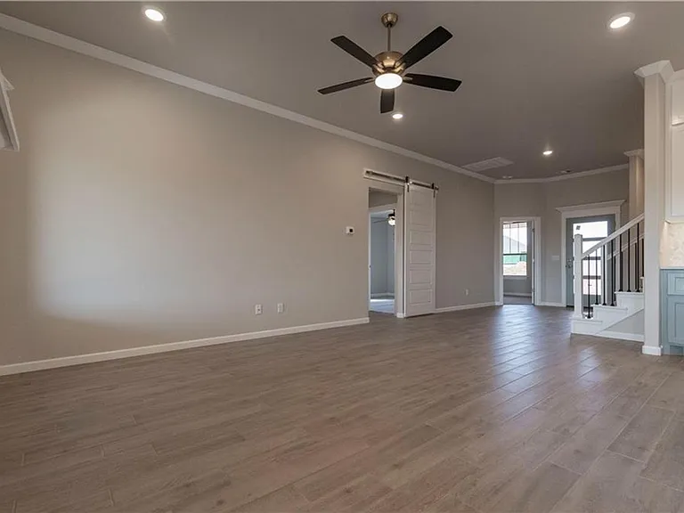 16300 Marsha Dr — Photo 10