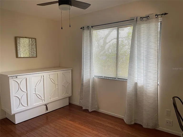 421 Waterside Ln — Photo 39