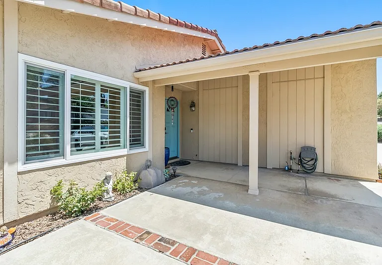 1115 Sayles Ct — Photo 4