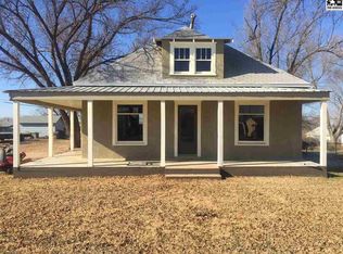 407 S Oak St, Medicine Lodge, KS 67104