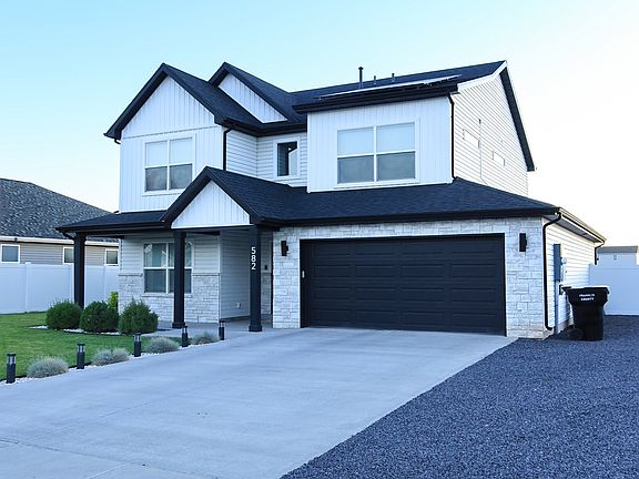 3rd image of 582 S Lakeside Dr