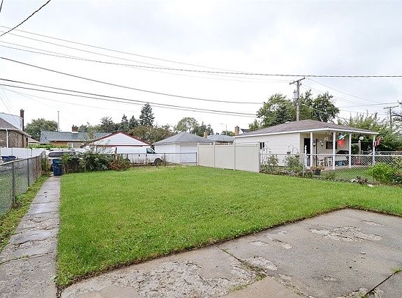 4th image of 3324 Pearl St