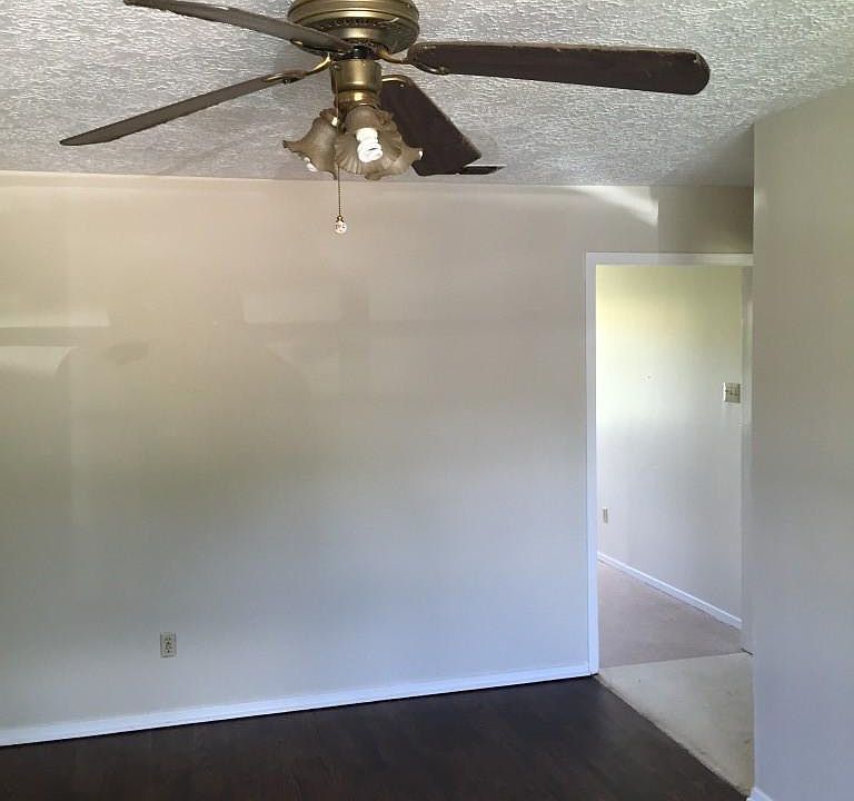 1st image of 300 Oaklawn Dr APT B