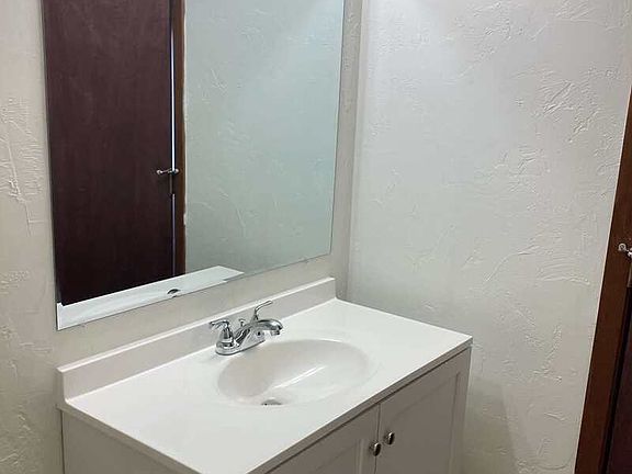 5th image of 2760 Humboldt Rd #7