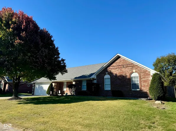 6640 E Ridgeway Dr, Mooresville, IN 46158