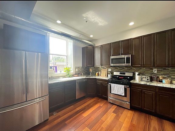 5th image of 1238 E Columbia Ave #11