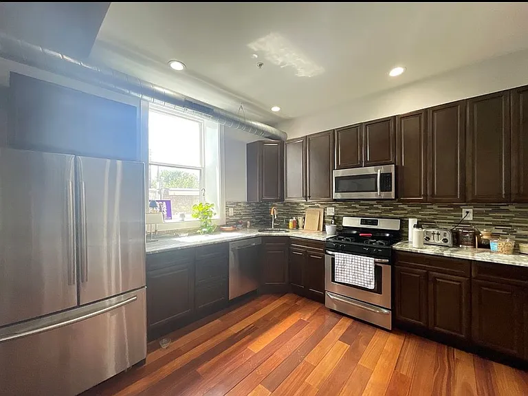 1238 E Columbia Ave #11 — Photo 5