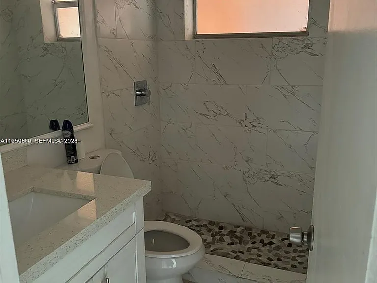 285 NE 191st St #2907 — Photo 7