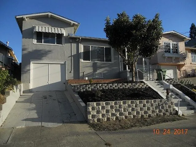 2124 12th Ave photo 1