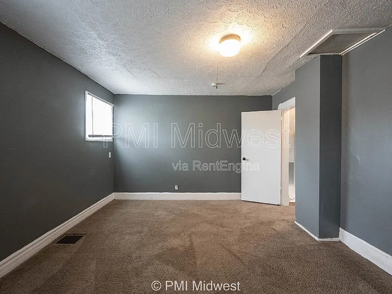 1604 E Kelly St — Photo 18
