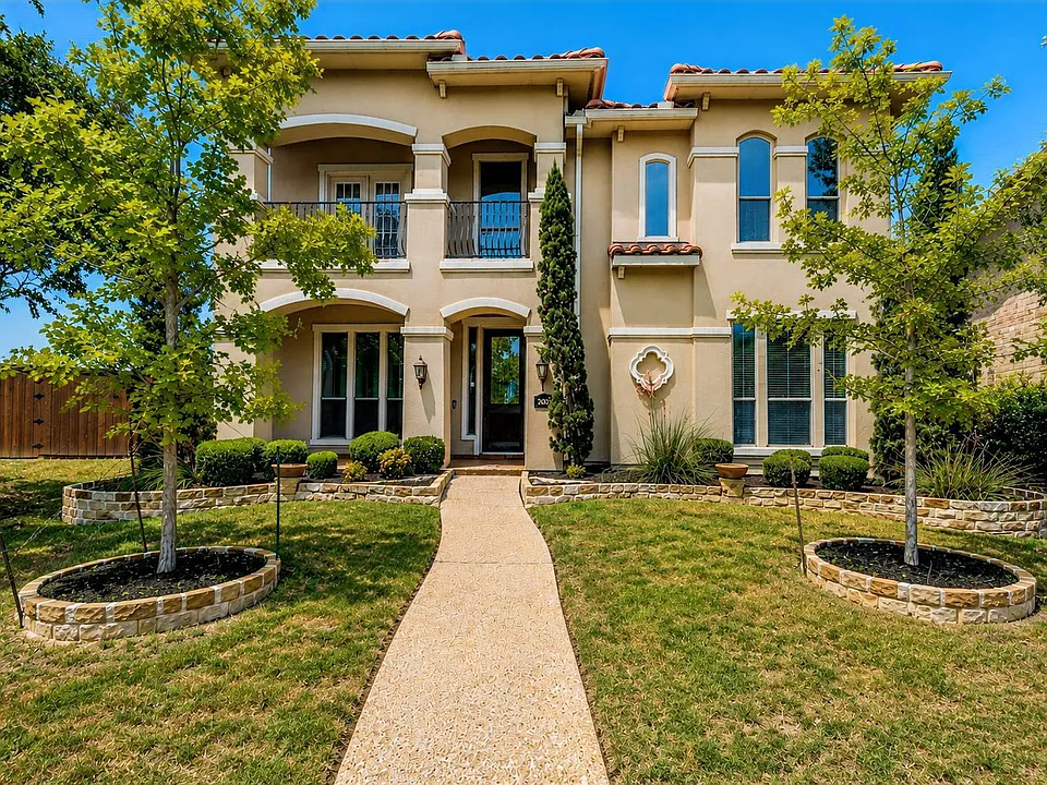 2043 Loma Alta Dr