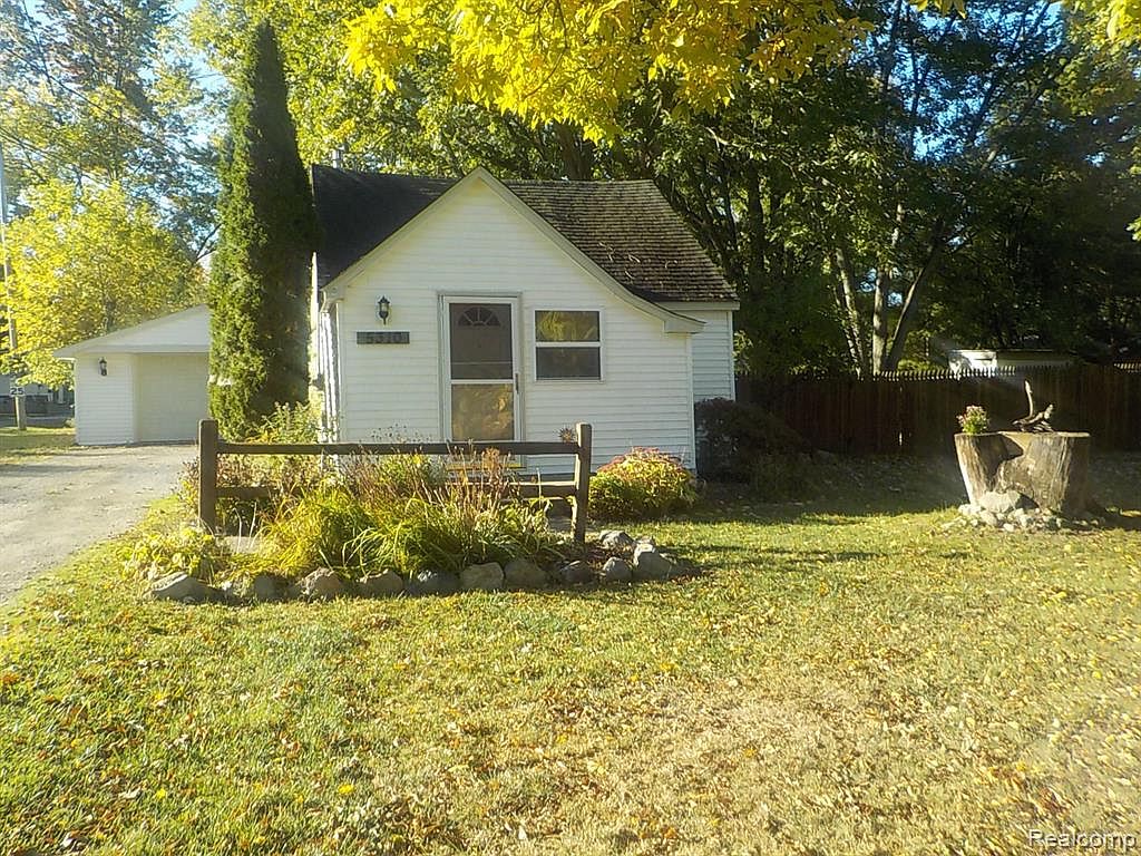 5310 Sitka St Burton MI 48519 Zillow