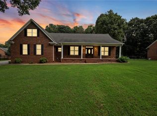 5859 Laurel Ridge Dr, Snow Camp, NC 27349