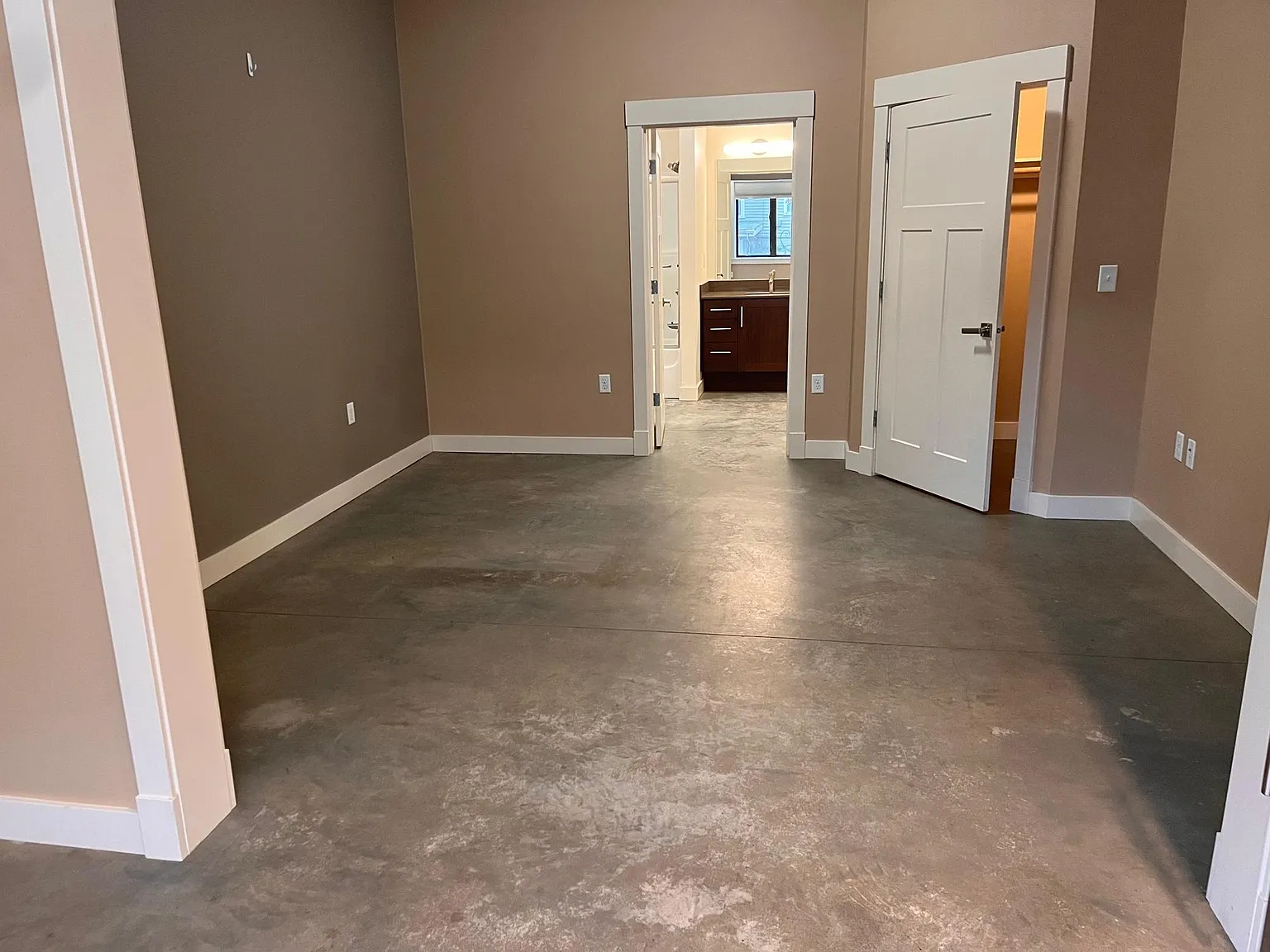 8905 N Edison St — Photo 4