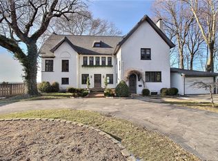 10311 Lake Shore Blvd, Bratenahl, OH