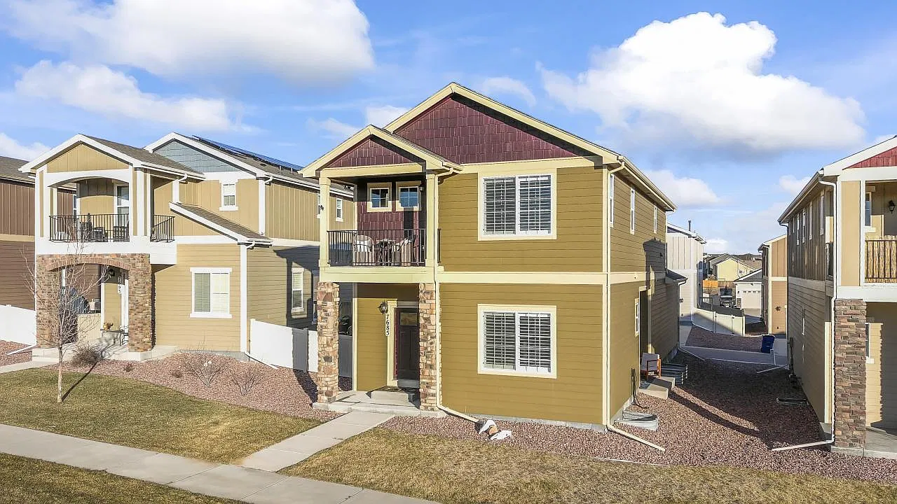 3 bed, 2878 sqft, $2,800 — Photo 2