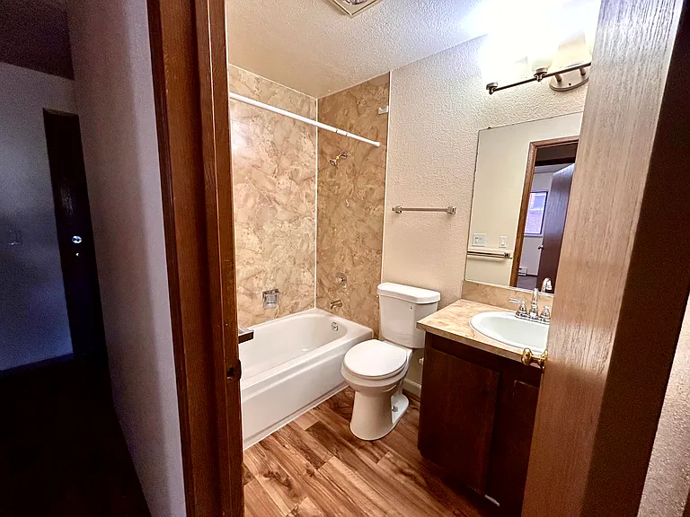 5222 University Way NE #204B — Photo 5