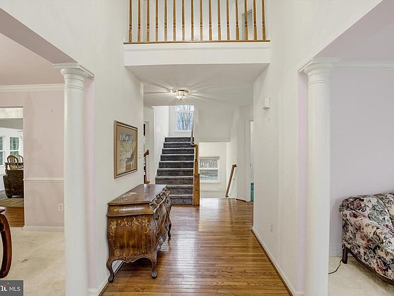 4th image of 4812 Bennington Pl E
