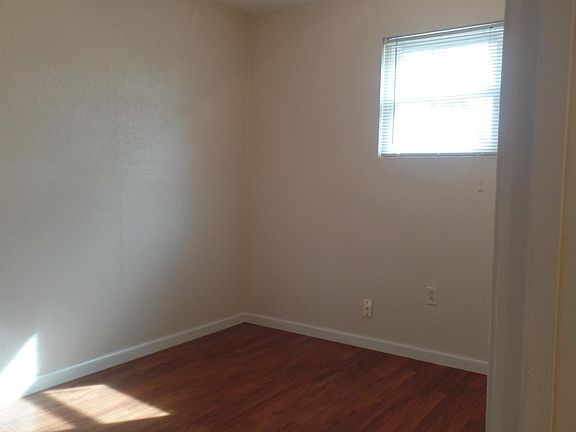 5th image of 6 Sherry Dr