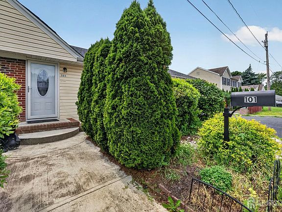 4th image of 101 Marjorie St