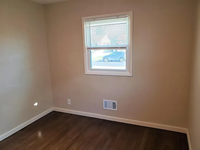 5107 Sheila Dr — Photo 16