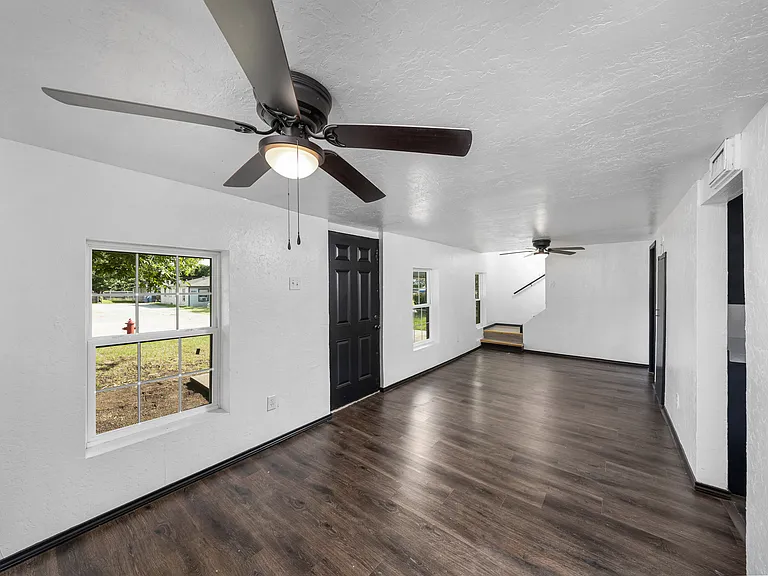 1905 NW Baldwin Ave — Photo 6