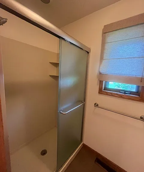 653 Parkwood Cir — Photo 18