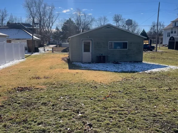 407 E Cherry St, Chatsworth, IL 60921