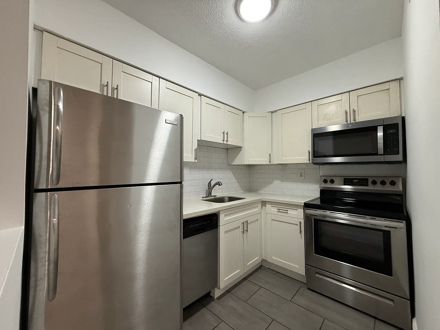 1 bed, 650 sqft, $1,700 — Photo 4