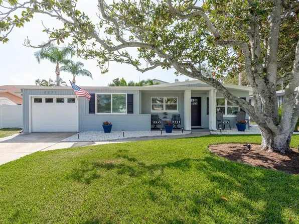 2271 Carolyn Dr, Dunedin, FL 34698