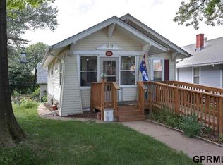 1106 S 43rd St, Omaha, NE 68105