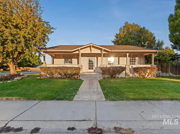 885 Aspen Pl, Mountain Home, ID 83647